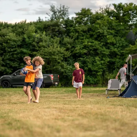 캠프장 Schitterhof Weiss Spielberg Bei Knittelfeld