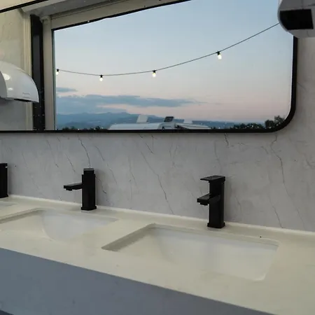 Schitterhof Weiss 캠프장 *