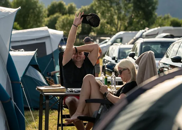 مكان تخييم Schitterhof Weiss *