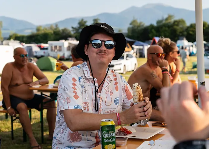 مكان تخييم Schitterhof Weiss *